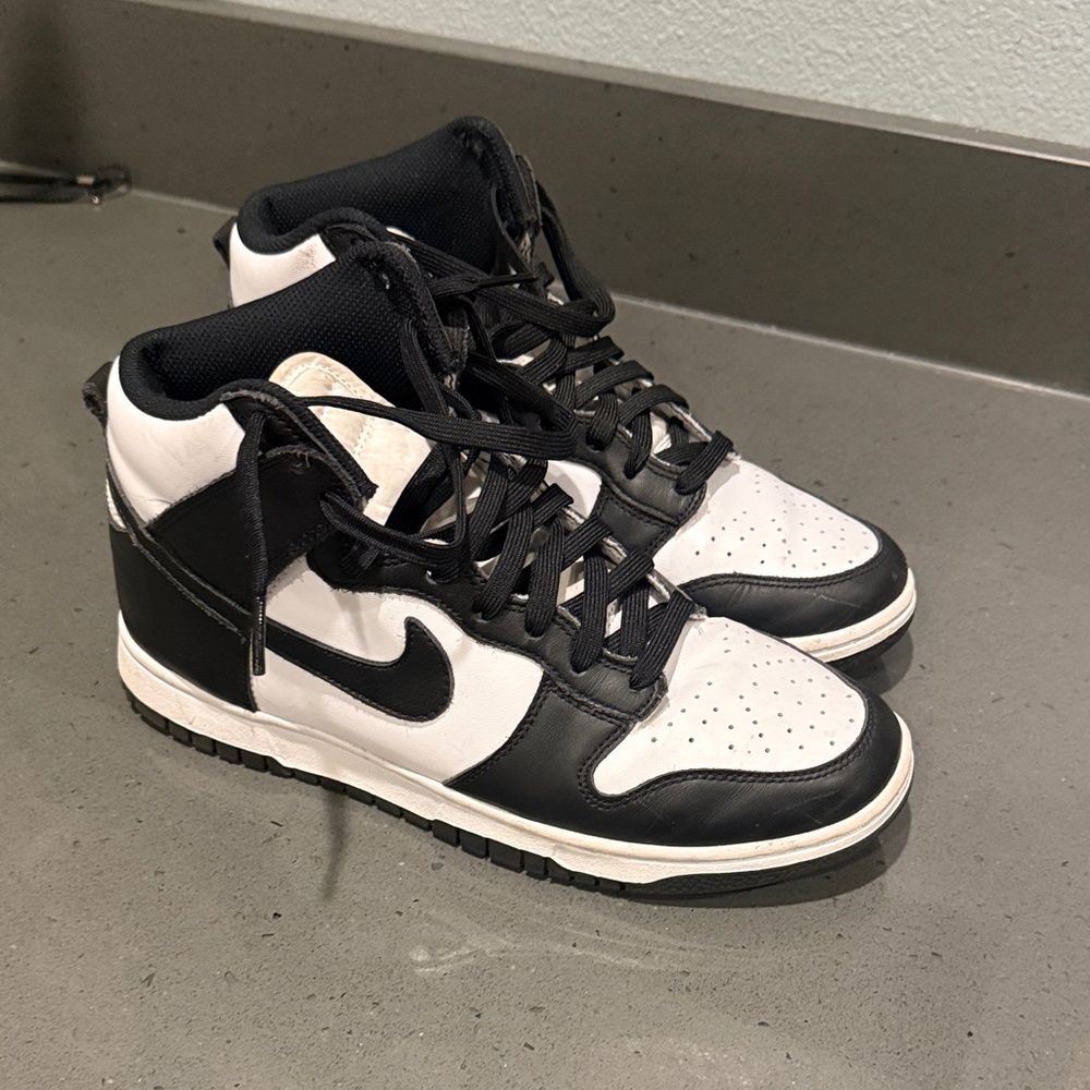 Nike Black and White Athletic Shoes